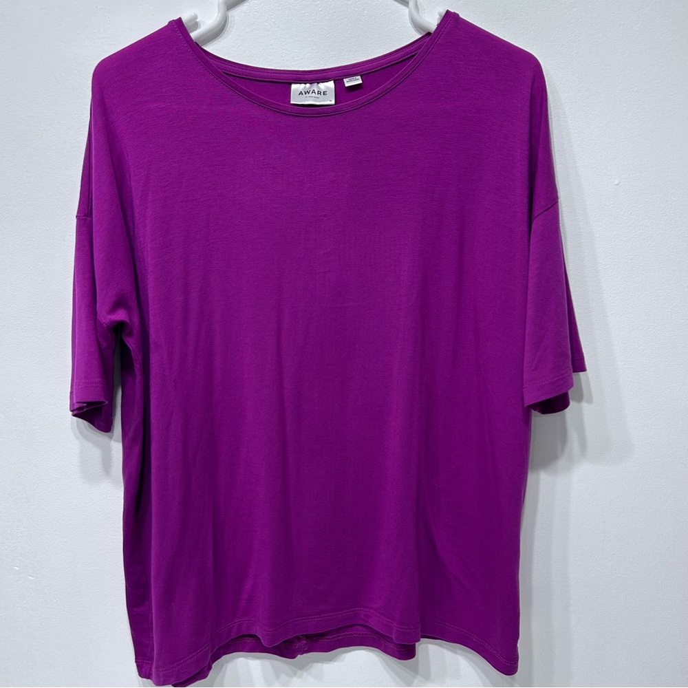 Aware by Vero Moda‎ Women’s Fuchsia Short Sleeve Boat Neck Size M